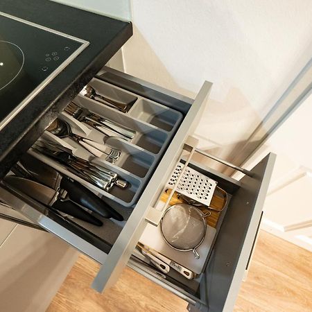 Stylish Apartment With Dedicated Working Space And Super King-Size Bed Located Between City Centre And Donau River Vienne Extérieur photo