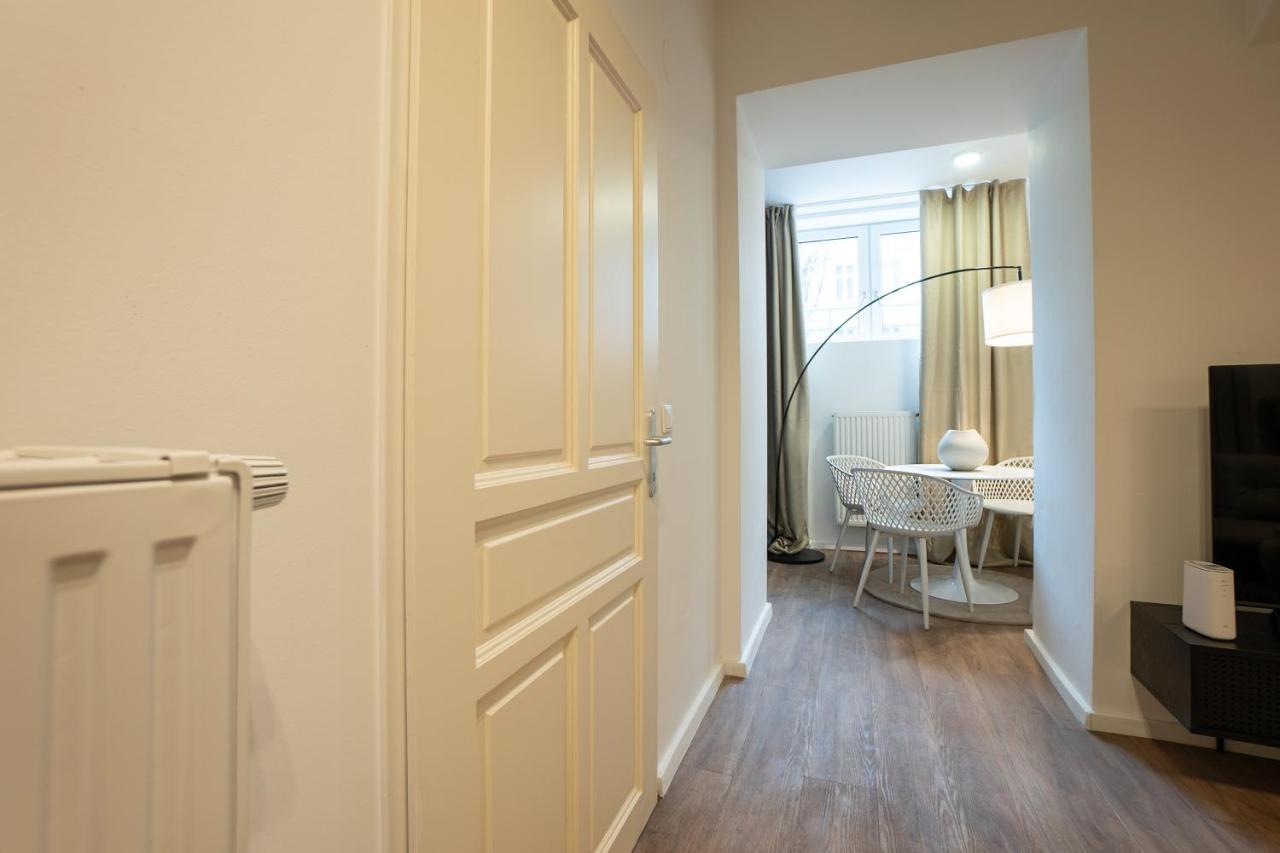 Stylish Apartment With Dedicated Working Space And Super King-Size Bed Located Between City Centre And Donau River Vienne Extérieur photo