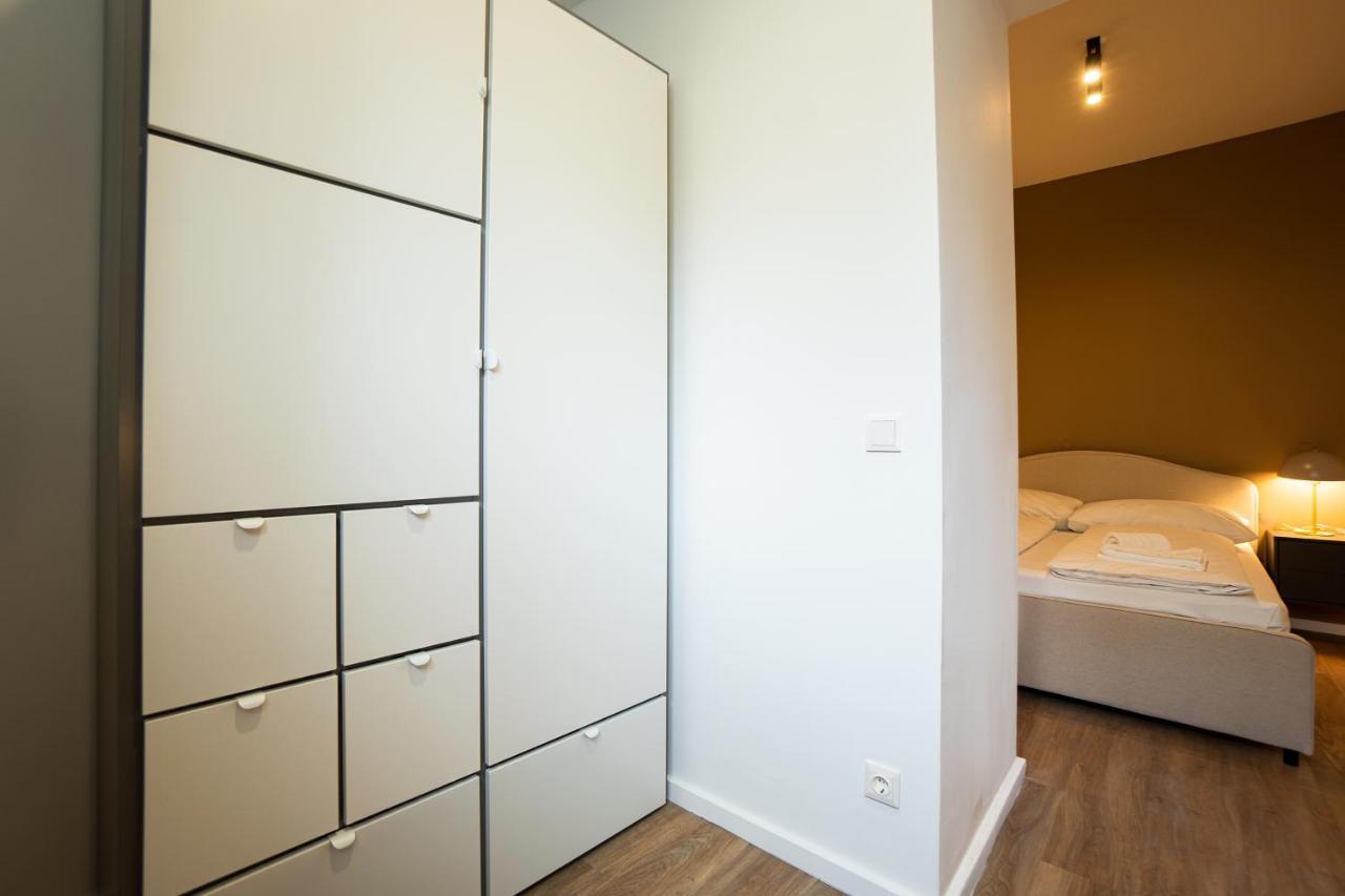 Stylish Apartment With Dedicated Working Space And Super King-Size Bed Located Between City Centre And Donau River Vienne Extérieur photo