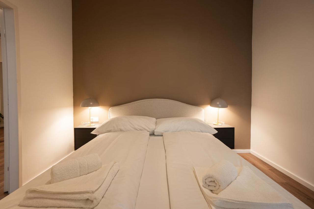 Stylish Apartment With Dedicated Working Space And Super King-Size Bed Located Between City Centre And Donau River Vienne Extérieur photo
