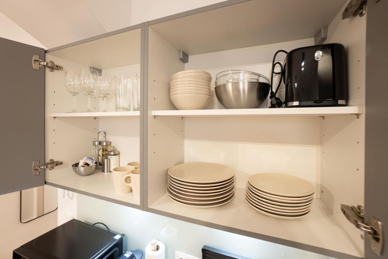 Stylish Apartment With Dedicated Working Space And Super King-Size Bed Located Between City Centre And Donau River Vienne Extérieur photo