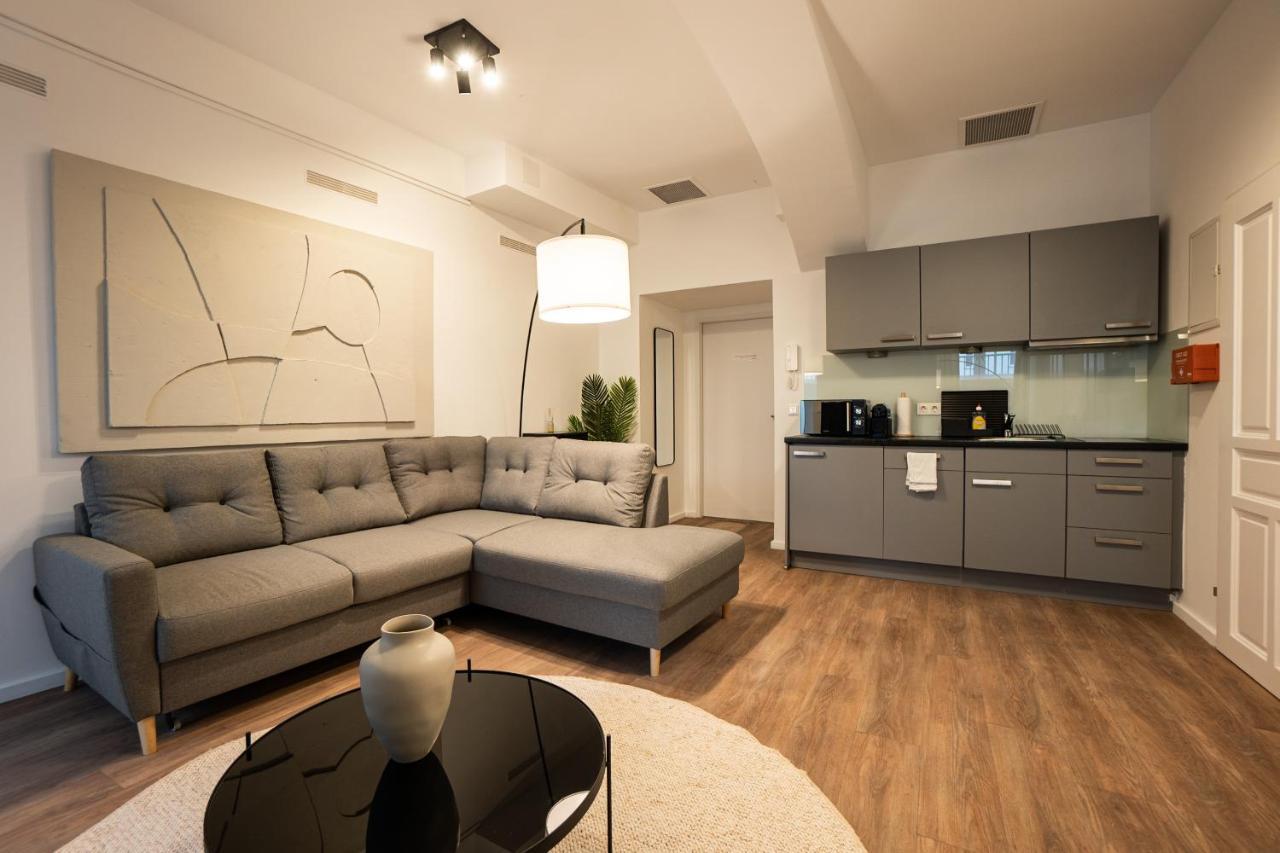 Stylish Apartment With Dedicated Working Space And Super King-Size Bed Located Between City Centre And Donau River Vienne Extérieur photo