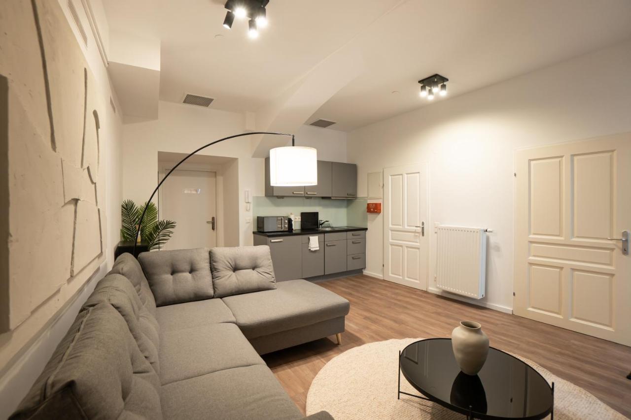 Stylish Apartment With Dedicated Working Space And Super King-Size Bed Located Between City Centre And Donau River Vienne Extérieur photo