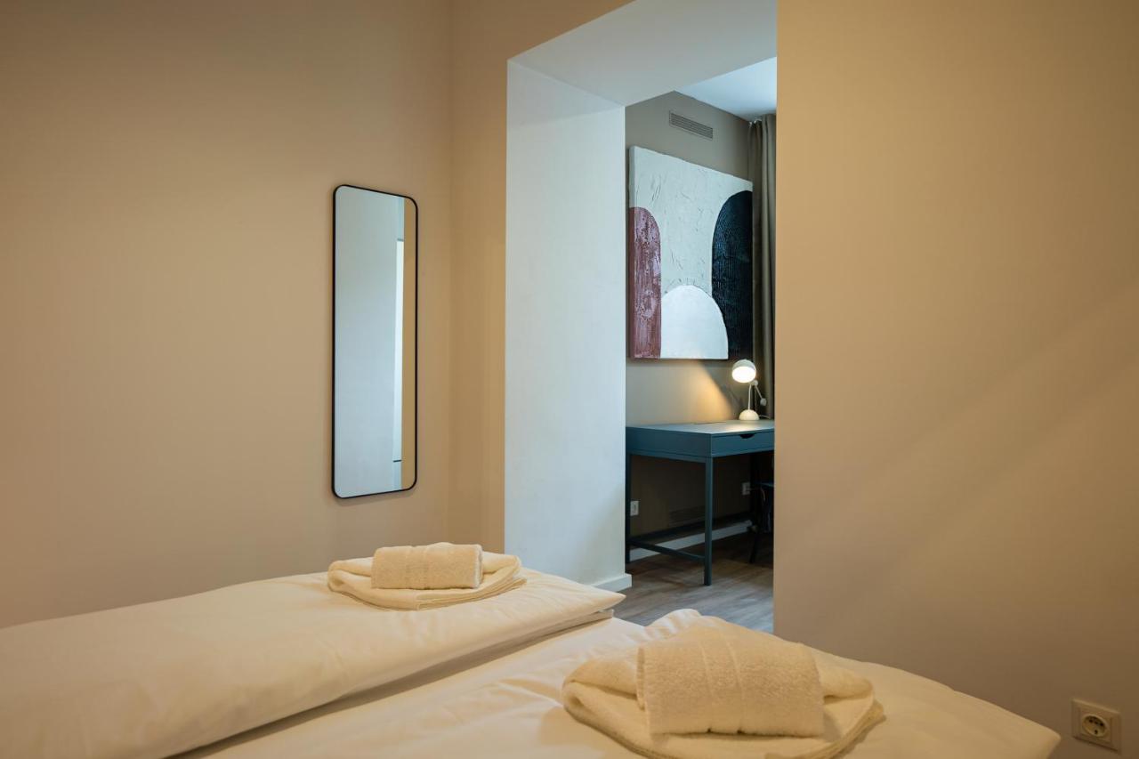Stylish Apartment With Dedicated Working Space And Super King-Size Bed Located Between City Centre And Donau River Vienne Extérieur photo
